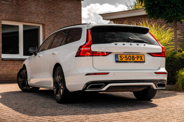 Volvo V60 2.0 T6 Recharge AWD R-Design PHEV 335 PK ACC Leder Memory 19''