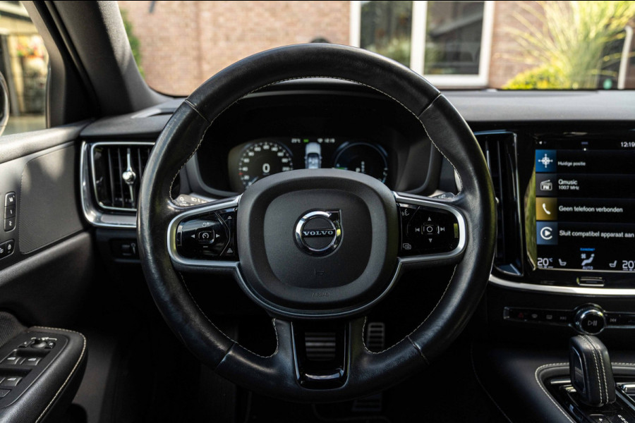 Volvo V60 2.0 T6 Recharge AWD R-Design PHEV 335 PK ACC Leder Memory 19''