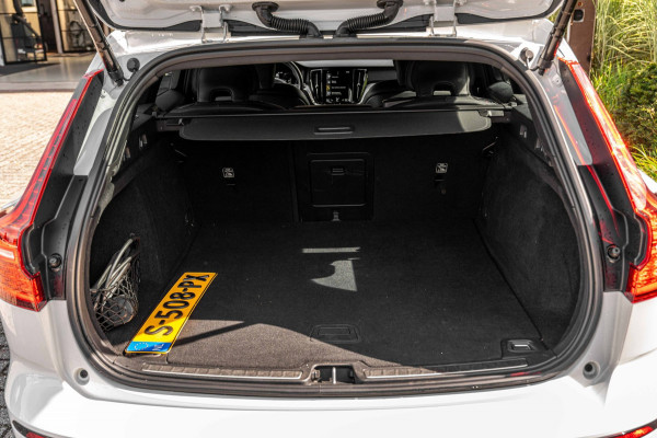 Volvo V60 2.0 T6 Recharge AWD R-Design PHEV 335 PK ACC Leder Memory 19''