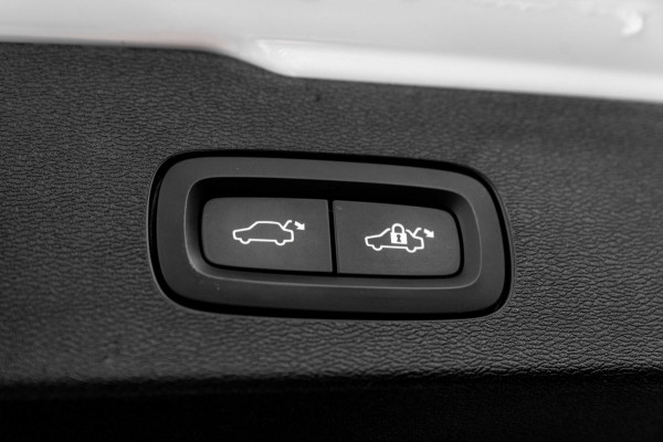 Volvo V60 2.0 T6 Recharge AWD R-Design PHEV 335 PK ACC Leder Memory 19''