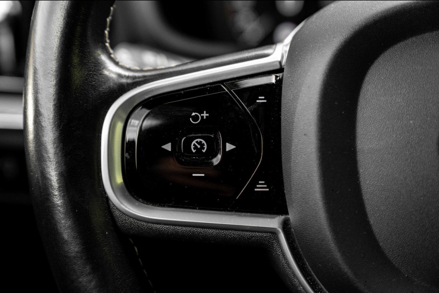 Volvo V60 2.0 T6 Recharge AWD R-Design PHEV 335 PK ACC Leder Memory 19''