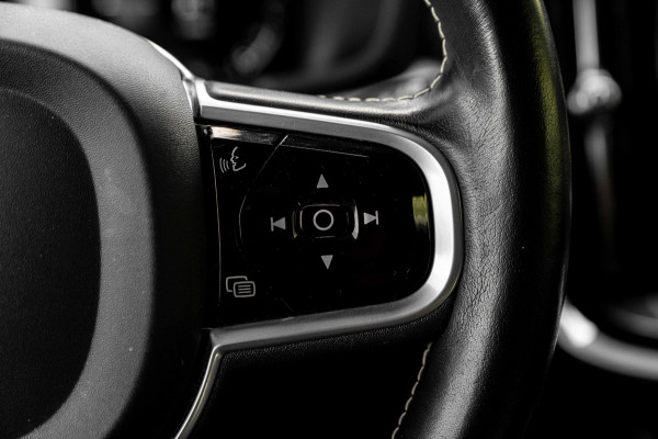 Volvo V60 2.0 T6 Recharge AWD R-Design PHEV 335 PK ACC Leder Memory 19''