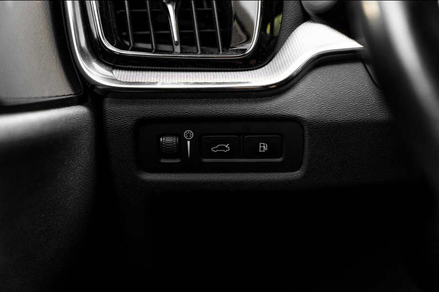 Volvo V60 2.0 T6 Recharge AWD R-Design PHEV 335 PK ACC Leder Memory 19''