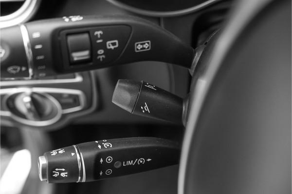Mercedes-Benz GLC 250 4MATIC Premium Plus AMG Pano Airmatic Trekhaak 1e Eig
