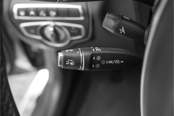 Mercedes-Benz GLC 250 4MATIC Premium Plus AMG Pano Airmatic Trekhaak 1e Eig