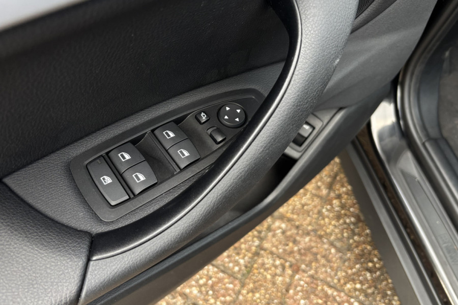 BMW X1 xDrive25e | Sportleder | Comfort Acces | Camera | Head-Up | Apple Carplay | Stuurverwarming | 35X op voorraad