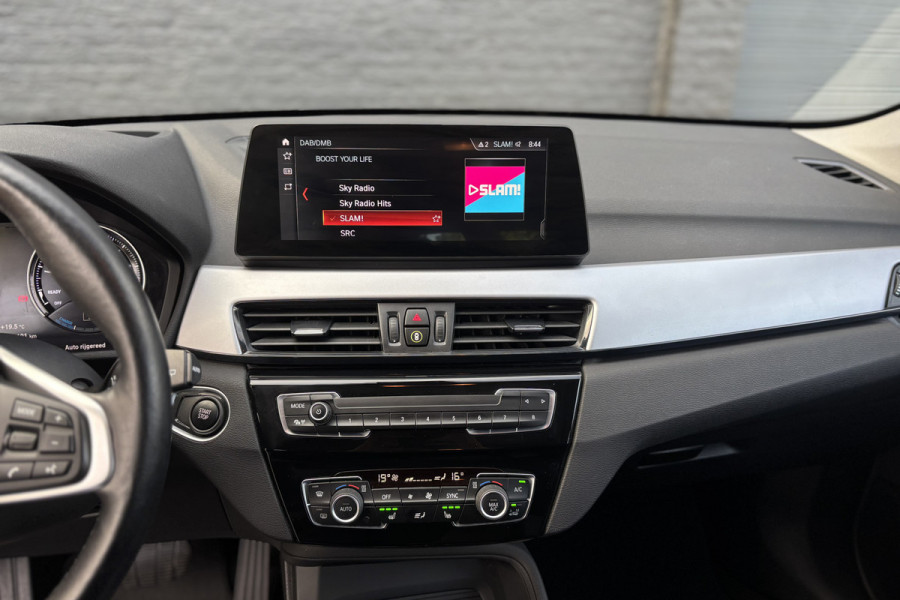 BMW X1 xDrive25e | Sportleder | Comfort Acces | Camera | Head-Up | Apple Carplay | Stuurverwarming | 35X op voorraad