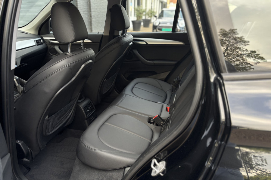 BMW X1 xDrive25e | Sportleder | Comfort Acces | Camera | Head-Up | Apple Carplay | Stuurverwarming | 35X op voorraad
