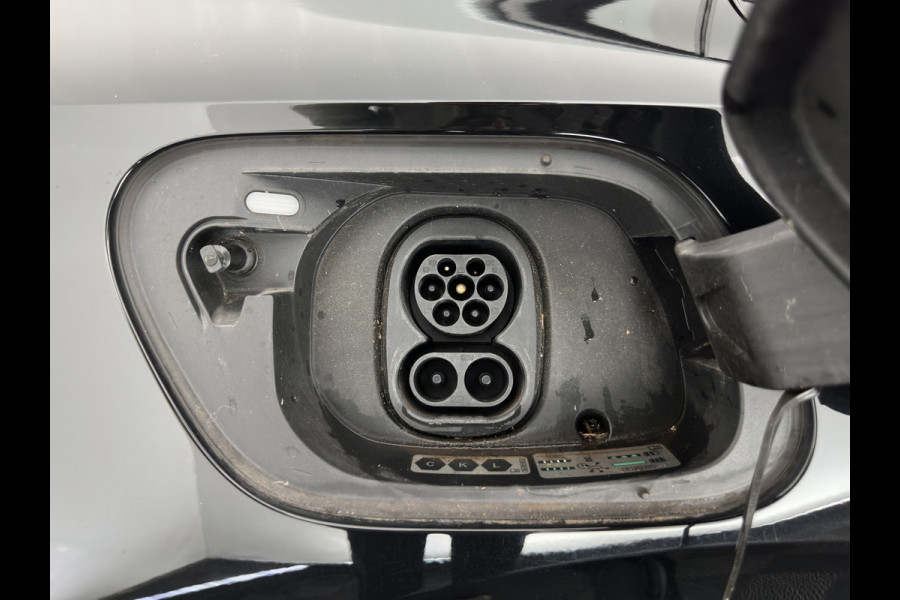Volkswagen ID.5 Pro Business 77 kWh [3-Fase-11kW] {SoH-93%} (INCL-BTW) *HEATPUMP | LEATHER-ALCANTARA | FULL-LED | ADAPTIVE-CRUISE |  DIGI-COCKPIT | HEATED-COMFORTSEATS | KEYLESS | DAB+ | AMBIENTLIGHT | NAVI-FULLMAP | CAMERA | TOWBAR | HEAD-UP | 19''AL