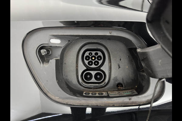 Volkswagen ID.5 Pro Business 77 kWh [3-Fase-11kW] {SoH-93%} (INCL-BTW) *HEATPUMP | LEATHER-ALCANTARA | FULL-LED | ADAPTIVE-CRUISE |  DIGI-COCKPIT | HEATED-COMFORTSEATS | KEYLESS | DAB+ | AMBIENTLIGHT | NAVI-FULLMAP | CAMERA | TOWBAR | HEAD-UP | 19''AL