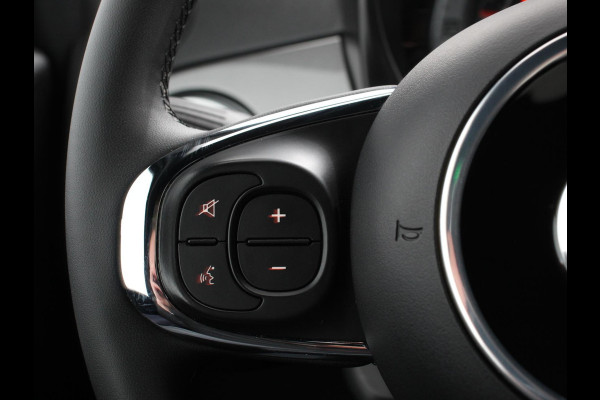 Fiat 500 1.0 Hybrid Club Navigatie Apple Carplay / Android Auto Airco Cruise Control Parkeer sensoren Dab