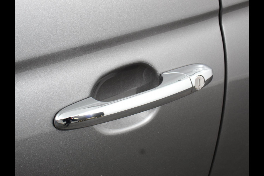 Fiat 500 1.0 Hybrid Club Navigatie Apple Carplay / Android Auto Airco Cruise Control Parkeer sensoren Dab