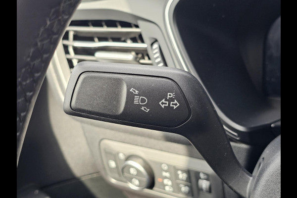 Ford Kuga 2.5 PHEV Titanium | Wegklapbare trekhaak |Achteruitrijcamera | Cruise control | Draadloos laden | LED |