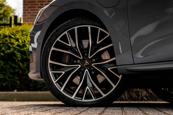 CUPRA Leon 1.4 e-Hybrid 245 PK ACC Pano Camera VZ Stuurwiel Keyless Stoel/Stuurverw. 19''