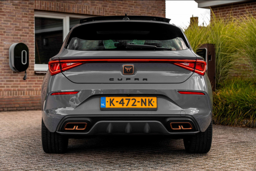 CUPRA Leon 1.4 e-Hybrid 245 PK ACC Pano Camera VZ Stuurwiel Keyless Stoel/Stuurverw. 19''