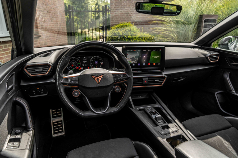 CUPRA Leon 1.4 e-Hybrid 245 PK ACC Pano Camera VZ Stuurwiel Keyless Stoel/Stuurverw. 19''