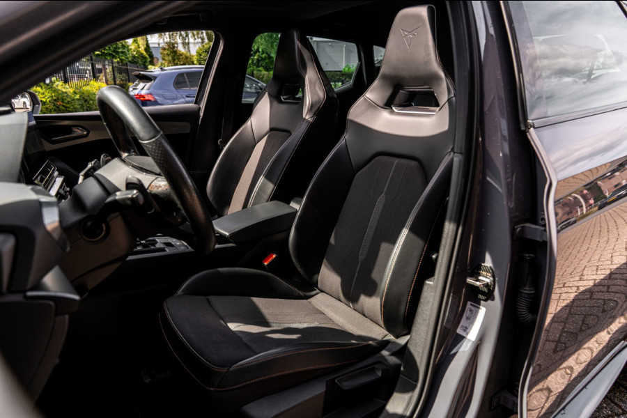 CUPRA Leon 1.4 e-Hybrid 245 PK ACC Pano Camera VZ Stuurwiel Keyless Stoel/Stuurverw. 19''