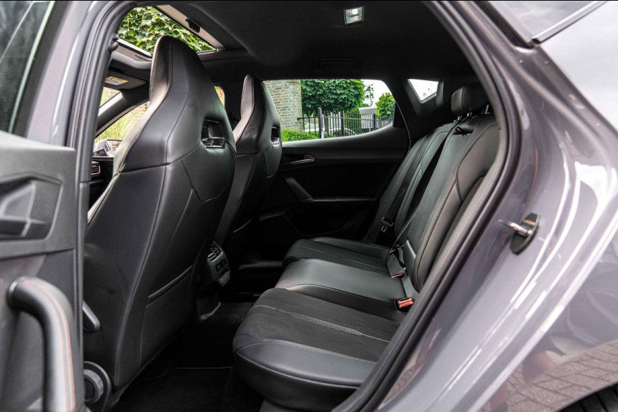CUPRA Leon 1.4 e-Hybrid 245 PK ACC Pano Camera VZ Stuurwiel Keyless Stoel/Stuurverw. 19''