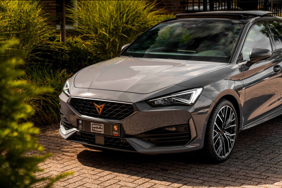 CUPRA Leon 1.4 e-Hybrid 245 PK ACC Pano Camera VZ Stuurwiel Keyless Stoel/Stuurverw. 19''