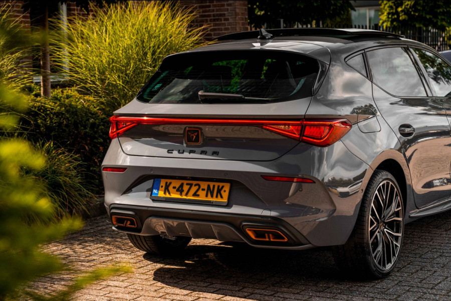 CUPRA Leon 1.4 e-Hybrid 245 PK ACC Pano Camera VZ Stuurwiel Keyless Stoel/Stuurverw. 19''