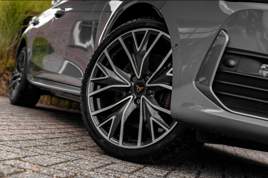 CUPRA Leon 1.4 e-Hybrid 245 PK ACC Pano Camera VZ Stuurwiel Keyless Stoel/Stuurverw. 19''