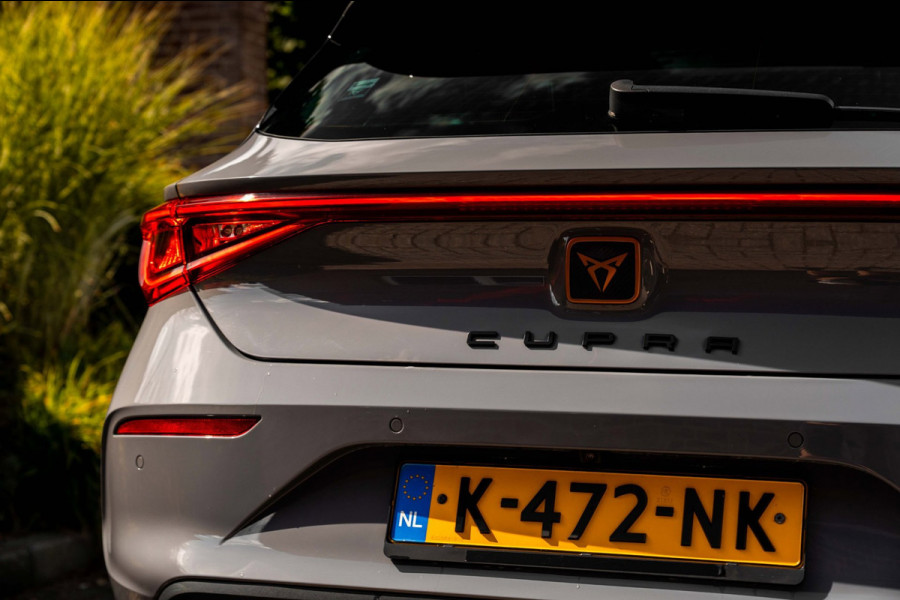 CUPRA Leon 1.4 e-Hybrid 245 PK ACC Pano Camera VZ Stuurwiel Keyless Stoel/Stuurverw. 19''