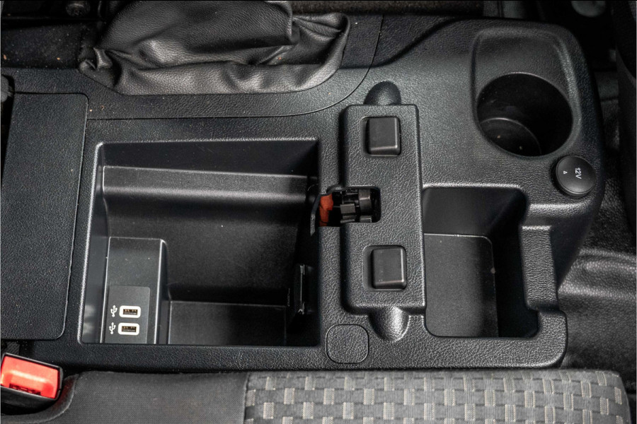 Ford Transit Connect 1.5 EcoBlue L2H1 | 3-Zits | Camera | Carplay | Cruise | PDC | Airco | Trekhaak | Imperiaal