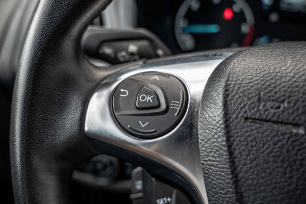 Ford Transit Connect 1.5 EcoBlue L2H1 | 3-Zits | Camera | Carplay | Cruise | PDC | Airco | Trekhaak | Imperiaal