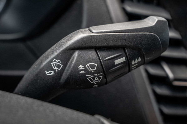 Ford Transit Connect 1.5 EcoBlue L2H1 | 3-Zits | Camera | Carplay | Cruise | PDC | Airco | Trekhaak | Imperiaal