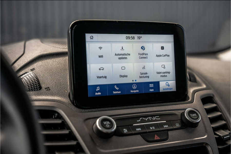 Ford Transit Connect 1.5 EcoBlue L2H1 | 3-Zits | Camera | Carplay | Cruise | PDC | Airco | Trekhaak | Imperiaal