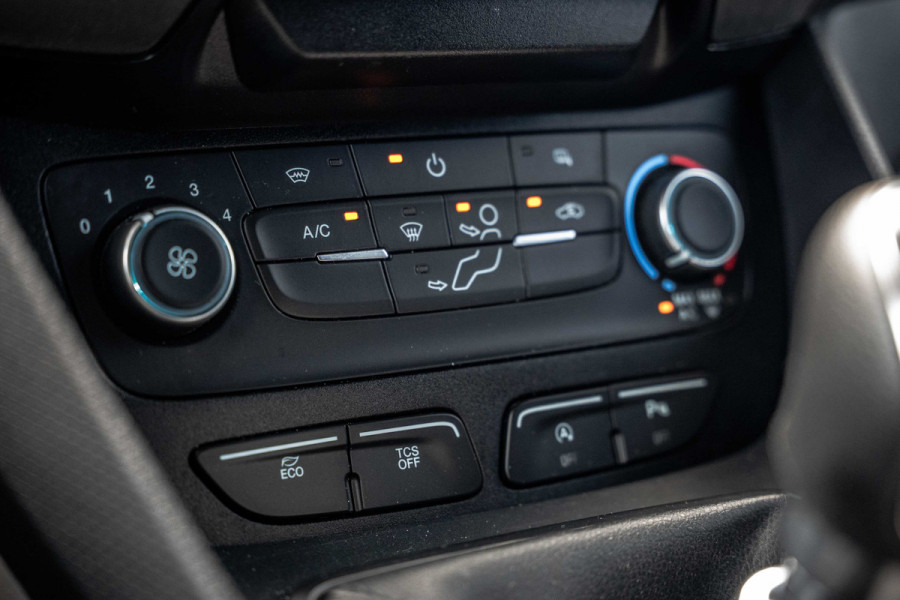 Ford Transit Connect 1.5 EcoBlue L2H1 | 3-Zits | Camera | Carplay | Cruise | PDC | Airco | Trekhaak | Imperiaal