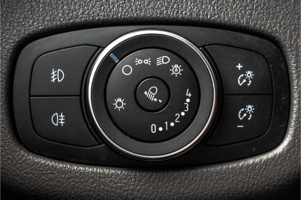 Ford Transit Connect 1.5 EcoBlue L2H1 | 3-Zits | Camera | Carplay | Cruise | PDC | Airco | Trekhaak | Imperiaal