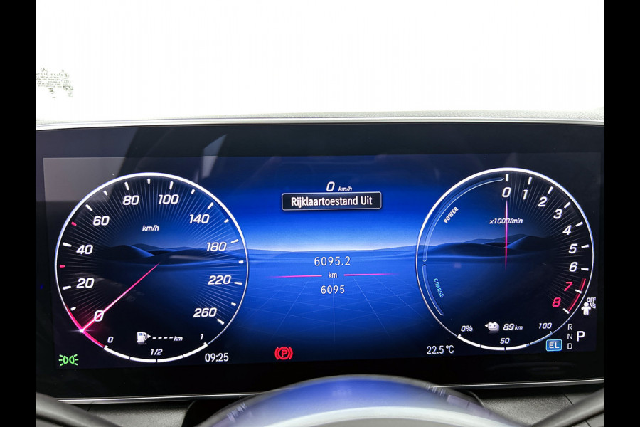 Mercedes-Benz GLC 300 e 4MATIC Plug-In Hybride Panorama Schuif Kanteldak | Trekhaak | Memory voorstoelen | Parkeerpakket met achteruitcamera. Inclusief 24 maanden Mercedes-Benz Certified garantie voor Europa.