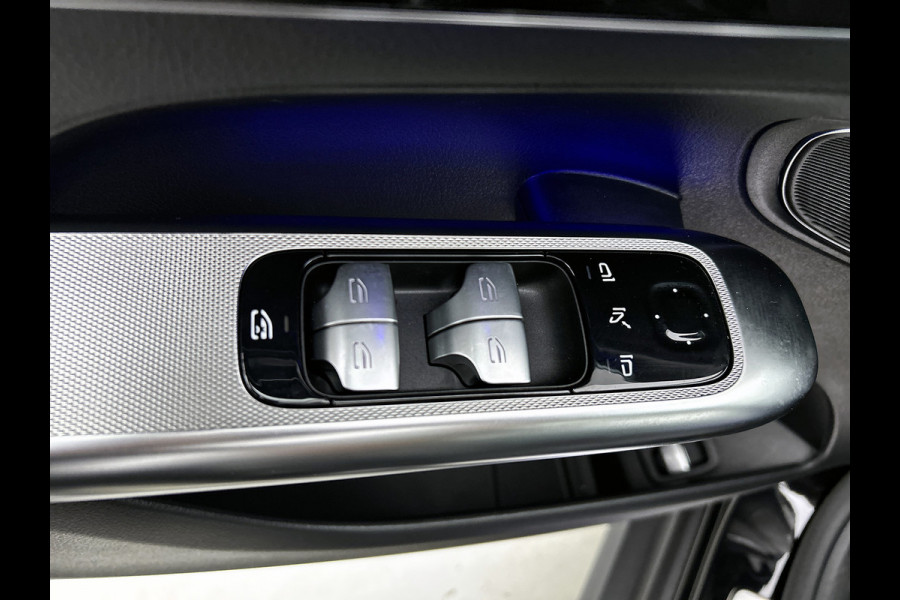 Mercedes-Benz GLC 300 e 4MATIC Plug-In Hybride Panorama Schuif Kanteldak | Trekhaak | Memory voorstoelen | Parkeerpakket met achteruitcamera. Inclusief 24 maanden Mercedes-Benz Certified garantie voor Europa.