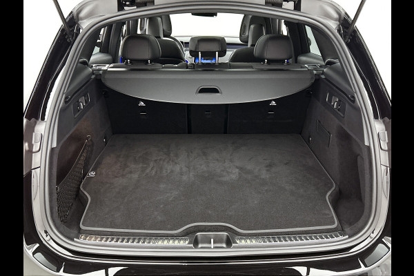 Mercedes-Benz GLC 300 e 4MATIC Plug-In Hybride Panorama Schuif Kanteldak | Trekhaak | Memory voorstoelen | Parkeerpakket met achteruitcamera. Inclusief 24 maanden Mercedes-Benz Certified garantie voor Europa.