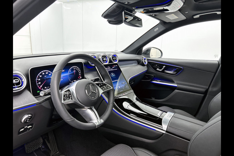 Mercedes-Benz GLC 300 e 4MATIC Plug-In Hybride Panorama Schuif Kanteldak | Trekhaak | Memory voorstoelen | Parkeerpakket met achteruitcamera. Inclusief 24 maanden Mercedes-Benz Certified garantie voor Europa.