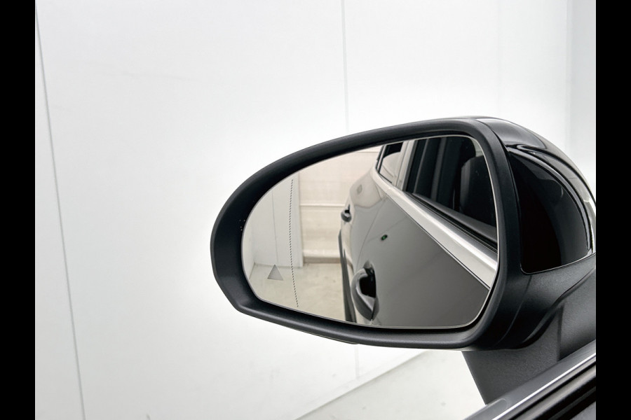Mercedes-Benz GLC 300 e 4MATIC Plug-In Hybride Panorama Schuif Kanteldak | Trekhaak | Memory voorstoelen | Parkeerpakket met achteruitcamera. Inclusief 24 maanden Mercedes-Benz Certified garantie voor Europa.
