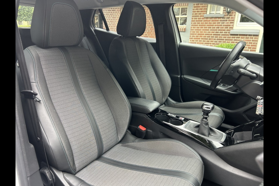 Peugeot 2008 1.2 130pk Allure Navi, Camera, CarPlay, 1e Eigenaar