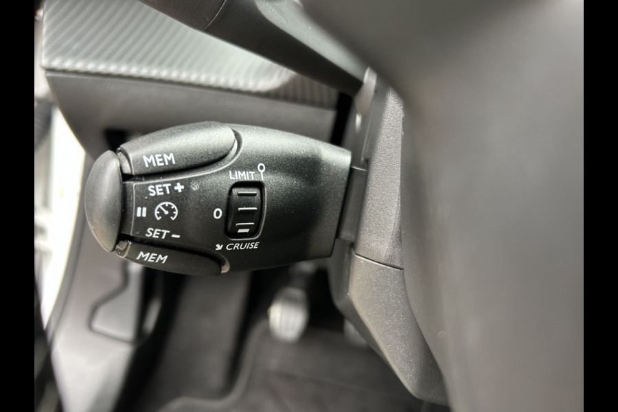 Peugeot 2008 1.2 130pk Allure Navi, Camera, CarPlay, 1e Eigenaar