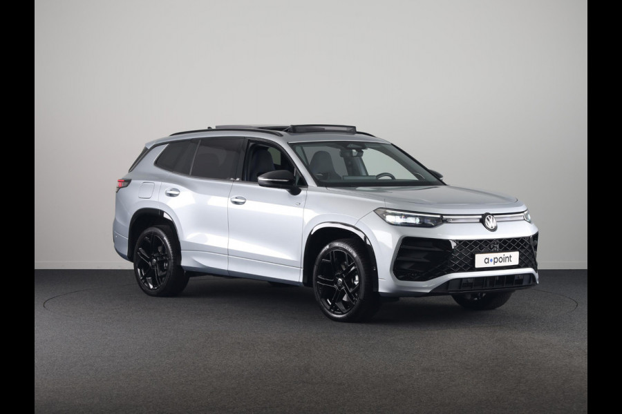 Volkswagen Tayron 1.5 eHybrid R-Line Edition 272 PK | Black & Style pakket | wegklapbare trekhaak | Harman kardon audio | panoramadak
