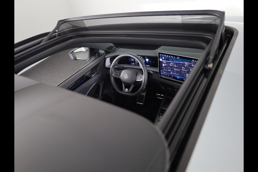 Volkswagen Tayron 1.5 eHybrid R-Line Edition 272 PK | Black & Style pakket | wegklapbare trekhaak | Harman kardon audio | panoramadak