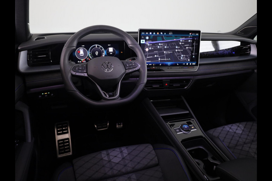 Volkswagen Tayron 1.5 eHybrid R-Line Edition 272 PK | Black & Style pakket | wegklapbare trekhaak | Harman kardon audio | panoramadak