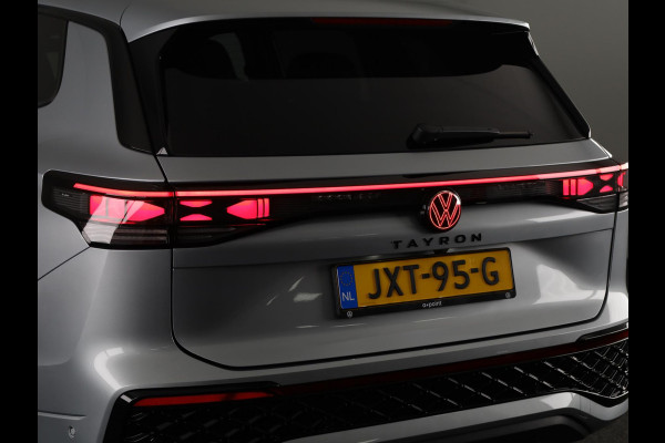 Volkswagen Tayron 1.5 eHybrid R-Line Edition 272 PK | Black & Style pakket | wegklapbare trekhaak | Harman kardon audio | panoramadak