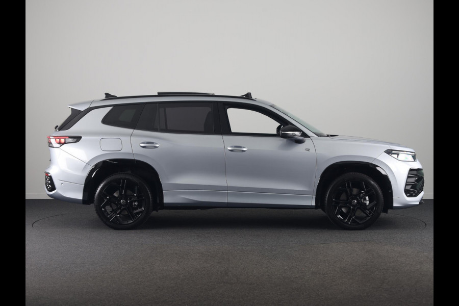 Volkswagen Tayron 1.5 eHybrid R-Line Edition 272 PK | Black & Style pakket | wegklapbare trekhaak | Harman kardon audio | panoramadak
