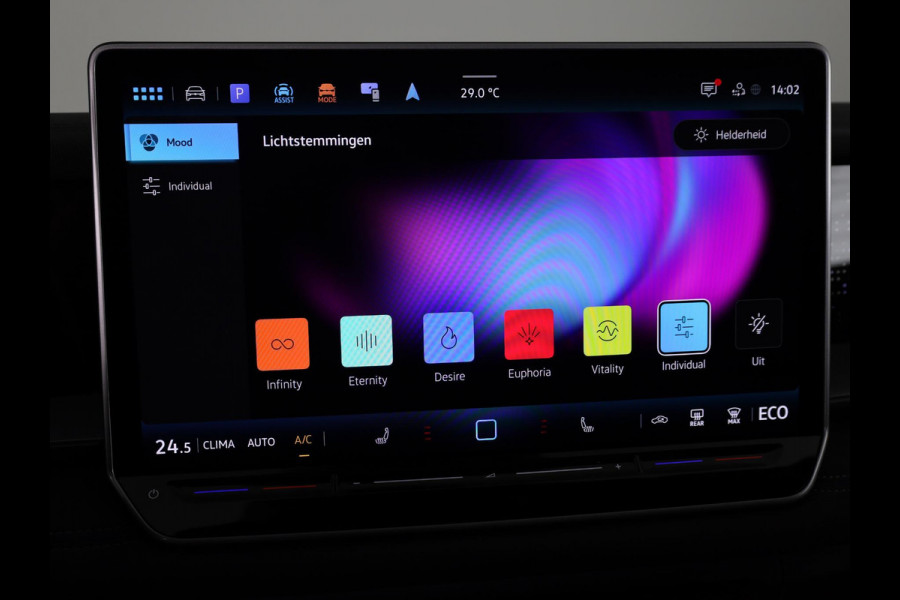 Volkswagen Tayron 1.5 eHybrid R-Line Edition 272 PK | Black & Style pakket | wegklapbare trekhaak | Harman kardon audio | panoramadak