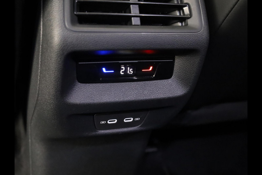 Volkswagen Tayron 1.5 eHybrid R-Line Edition 272 PK | Black & Style pakket | wegklapbare trekhaak | Harman kardon audio | panoramadak