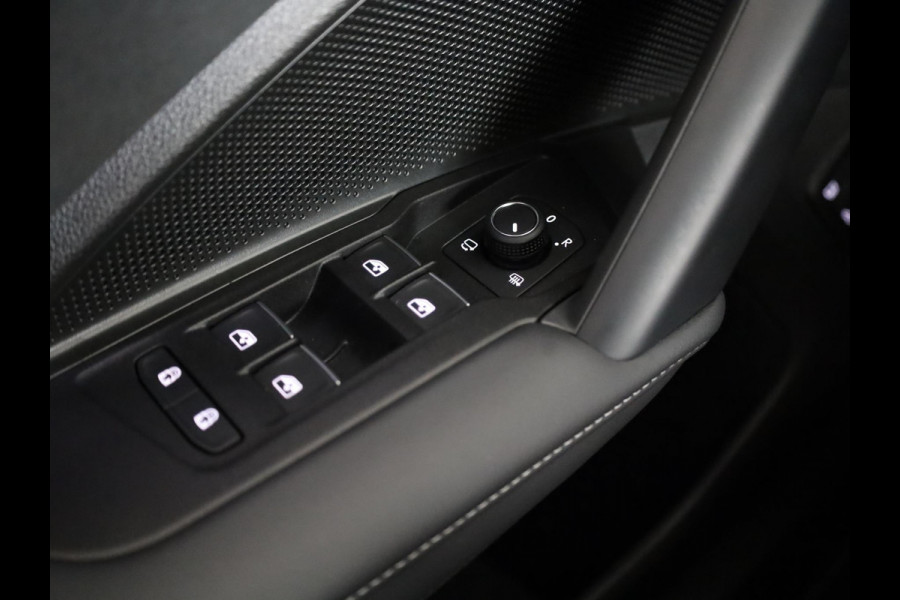 Volkswagen Tayron 1.5 eHybrid R-Line Edition 272 PK | Black & Style pakket | wegklapbare trekhaak | Harman kardon audio | panoramadak