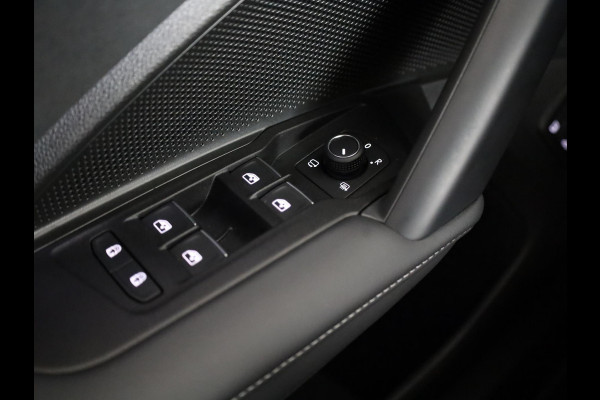 Volkswagen Tayron 1.5 eHybrid R-Line Edition 272 PK | Black & Style pakket | wegklapbare trekhaak | Harman kardon audio | panoramadak