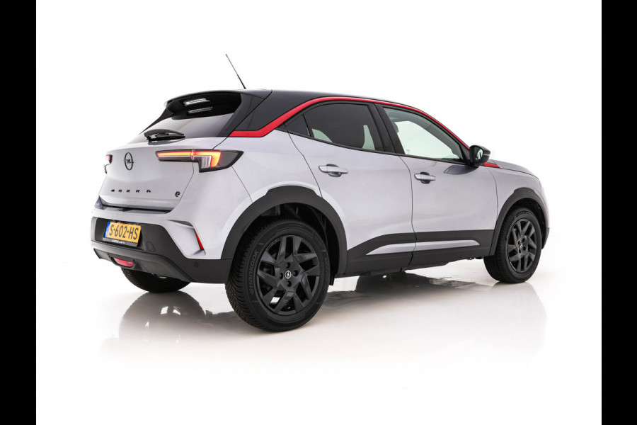 Opel Mokka Electric Level 4 50 kWh [3-Fase-11kW] {SoH-95%} (INCL.BTW) Aut. *HEATPUMP | LEATHER-FABRIC | DIGI-COCKPIT | FULL-LED | CAMERA | COMFORTSEATS | KEYLESS | DAB+ | ECC | CRUISE | 17''ALU*