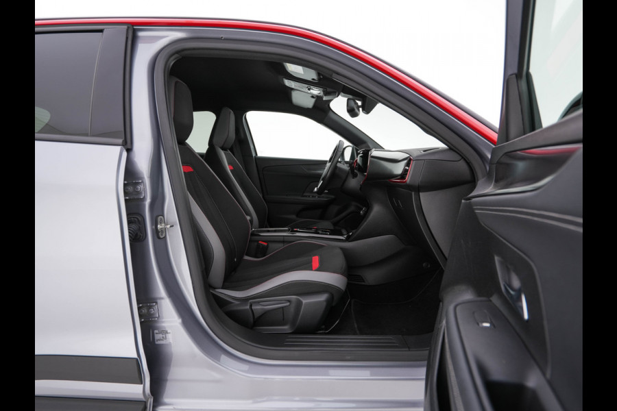 Opel Mokka Electric Level 4 50 kWh [3-Fase-11kW] {SoH-95%} (INCL.BTW) Aut. *HEATPUMP | LEATHER-FABRIC | DIGI-COCKPIT | FULL-LED | CAMERA | COMFORTSEATS | KEYLESS | DAB+ | ECC | CRUISE | 17''ALU*